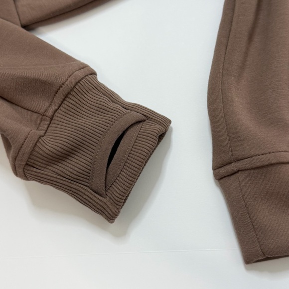 Love Tree Boutique 2-Piece Lounge / Athleisure Set – Size M - Picture 5 of 14